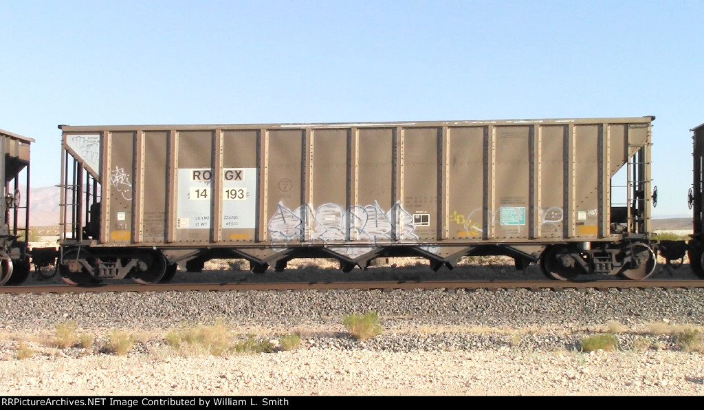 WB Unit Loaded Hooper Frt at Erie NV W-MdTrnSlv-Pshrs -140